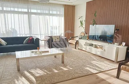 Living Room image for: Apartment - 4 Bedrooms - 3 Bathrooms for sale in The Lagoon - Amwaj Islands - Muharraq Governorate, Image 1