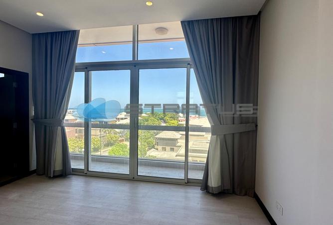 901457 - Property Image 2