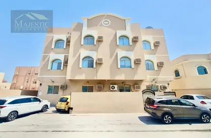 عمارة بالكامل - 8 غرف نوم - 8 حمامات للبيع في سند - المحافظة الوسطى