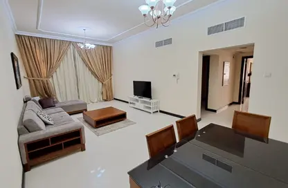 Apartment - 2 Bedrooms - 2 Bathrooms for rent in Segaya - Manama - Capital Governorate
