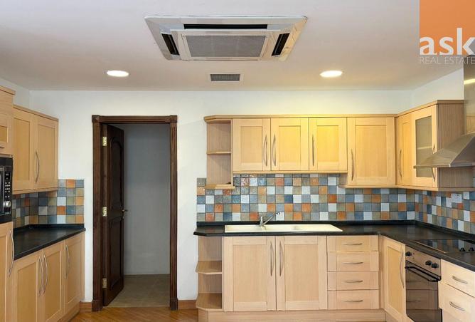 985733 - Property Image 3