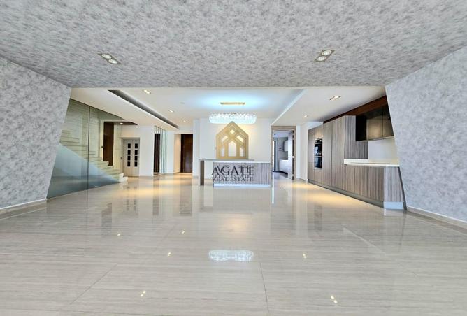 979795 - Property Image 2