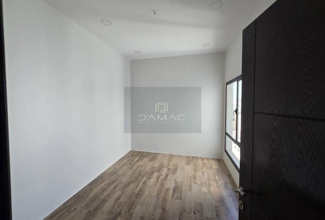 963513 - Property Image 3