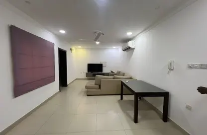 Apartment - 2 Bedrooms - 2 Bathrooms for rent in Bu Ghazal - Manama - Capital Governorate
