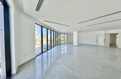 Office Space - Studio - 2 Bathrooms for rent in Segaya - Manama - Capital Governorate