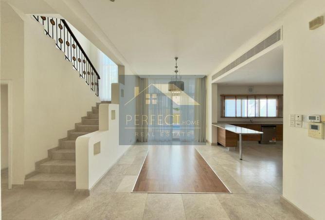 989397 - Property Image 2