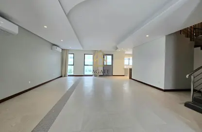 فيلا - 5 غرف نوم - 5 حمامات للايجار في السدرة - ديار المحرق - المحرق