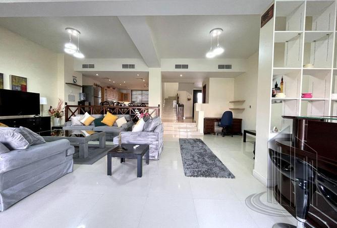 957526 - Property Main Image