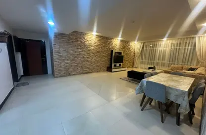 Apartment - 2 Bedrooms - 3 Bathrooms for rent in Al Juffair - Capital Governorate