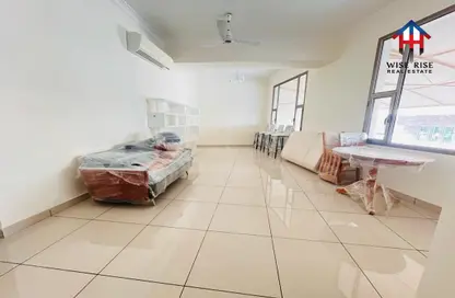 شقة - 3 غرف نوم - 2 حمامات للايجار في توبلي - المحافظة الوسطى