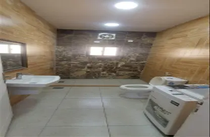 عمارة بالكامل - 8 غرف نوم - 6 حمامات للايجار في عوالي - المحافظة الجنوبية