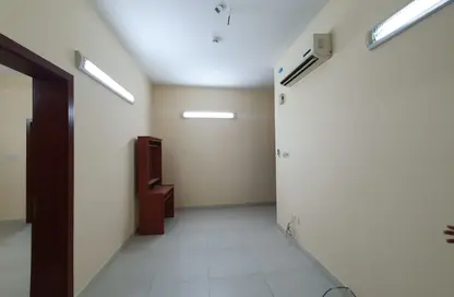 Apartment - 2 Bedrooms - 2 Bathrooms for rent in Gudaibiya - Manama - Capital Governorate