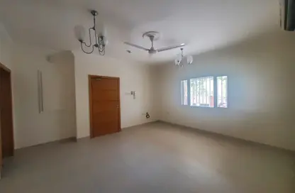 Apartment - 4 Bedrooms - 4 Bathrooms for rent in Arad - Muharraq Governorate