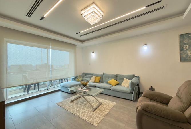 988421 - Property Image 2