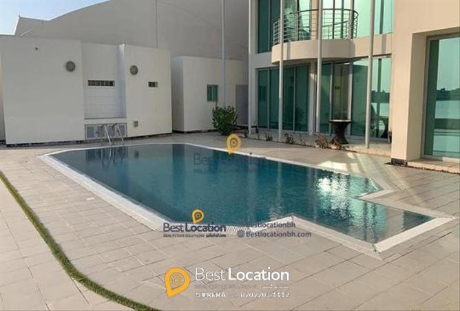 858118 - Property Image 3