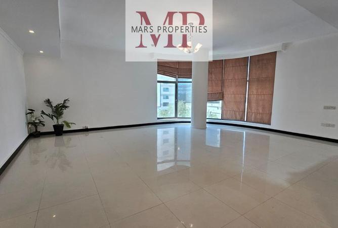 957245 - Property Main Image