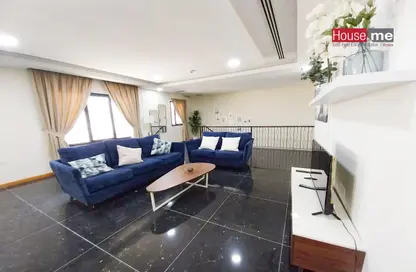 Living Room image for: Duplex - 2 Bedrooms - 2 Bathrooms for rent in Amwaj Avenue - Amwaj Islands - Muharraq Governorate, Image 1
