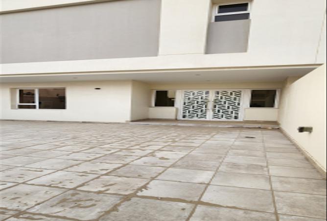 957007 - Property Image 2