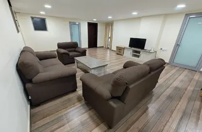 Apartment - 1 Bedroom - 2 Bathrooms for rent in Al Juffair - Capital Governorate
