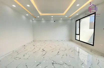 Villa - 4 Bedrooms - 5 Bathrooms for sale in Malkiyah - Northern Governorate