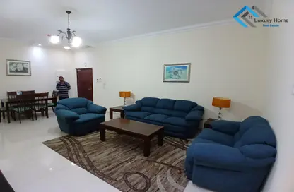 Apartment - 3 Bedrooms - 2 Bathrooms for rent in Busaiteen - Muharraq Governorate