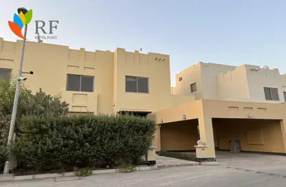 فيلا - 4 غرف نوم - 6 حمامات للايجار في الجنبية - المحافظة الشمالية
