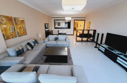 Apartment - 3 Bedrooms - 3 Bathrooms for rent in Al Juffair - Capital Governorate