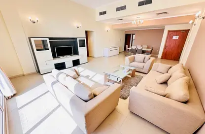 Apartment - 2 Bedrooms - 3 Bathrooms for rent in Sanabis - Manama - Capital Governorate