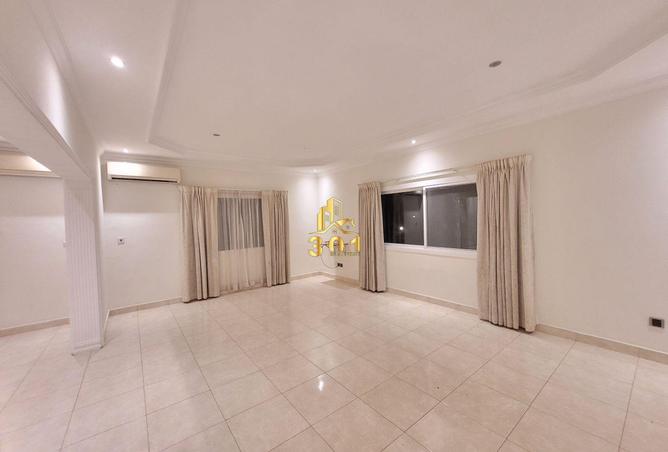 960942 - Property Image 2