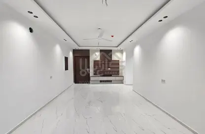 Apartment - 5 Bedrooms - 4 Bathrooms for sale in Hidd - Muharraq Governorate