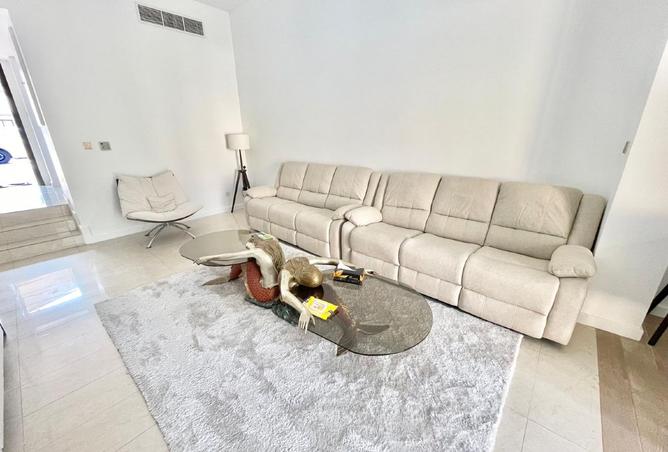 976710 - Property Image 3