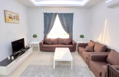 Apartment - 3 Bedrooms - 2 Bathrooms for rent in Busaiteen - Muharraq Governorate