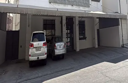 Apartment - 3 Bedrooms - 3 Bathrooms for rent in Tubli - Central Governorate