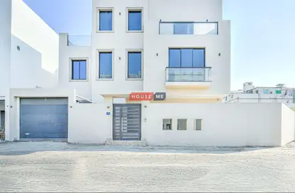 Villa - 5 Bedrooms - 6 Bathrooms for sale in Tubli - Central Governorate