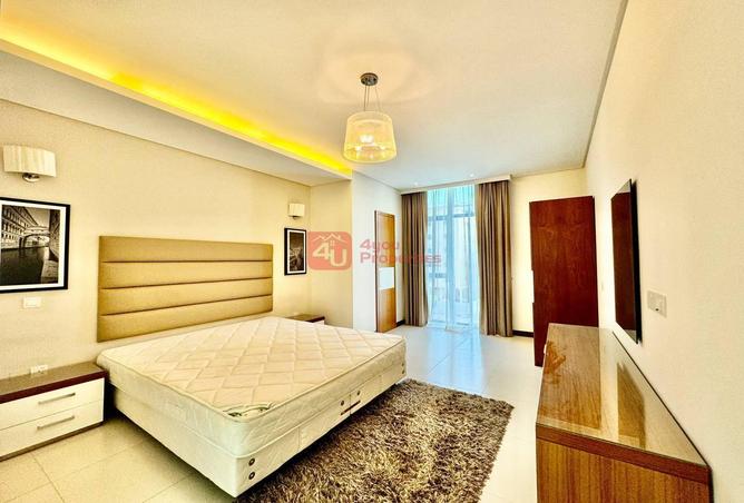 962219 - Property Image 2
