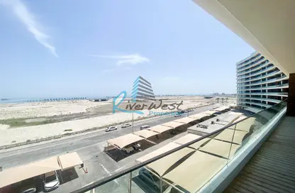Balcony image for: Apartment - 2 Bedrooms - 3 Bathrooms for sale in Essence of Dilmunia - Dilmunia Island - Muharraq Governorate, Image 1