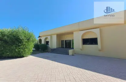 فيلا - 4 غرف نوم - 3 حمامات للايجار في الجنبية - المحافظة الشمالية