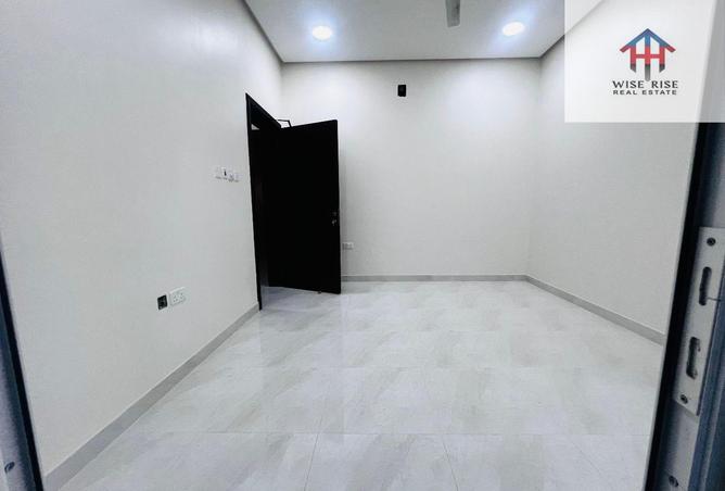 967002 - Property Image 3