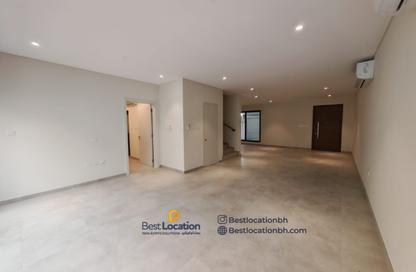 Villa - 3 Bedrooms - 4 Bathrooms for rent in Sanad - Central Governorate