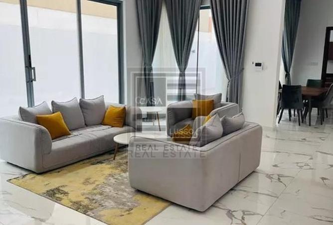 989449 - Property Image 2