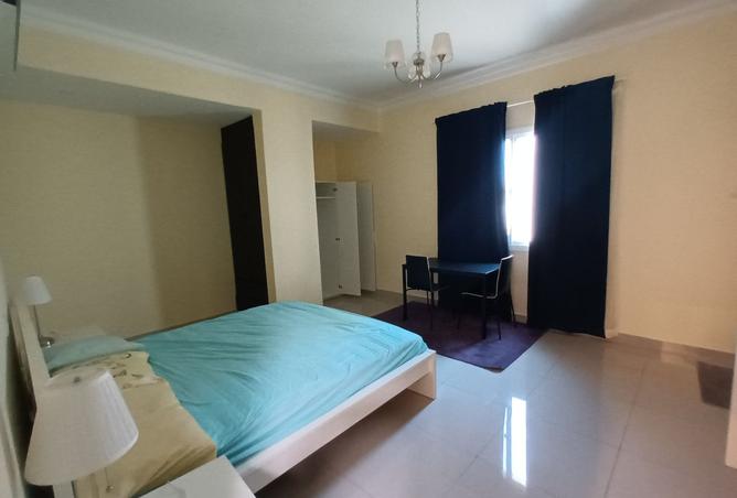 981238 - Property Image 2