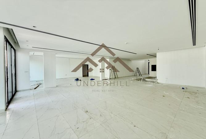 988745 - Property Image 3