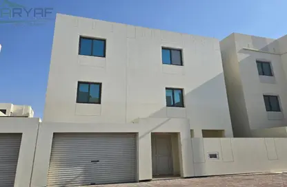 فيلا - 4 غرف نوم - 4 حمامات للبيع في مدينة حمد - المحافظة الشمالية