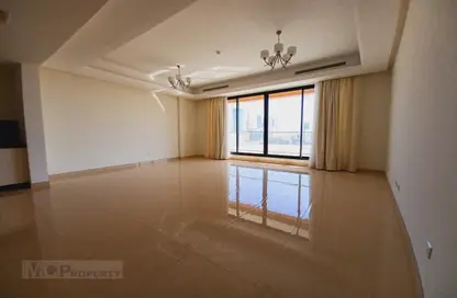 Apartment - 2 Bedrooms - 4 Bathrooms for rent in Karbabad - Manama - Capital Governorate Apartment - 2 Bedrooms - 4 Bathrooms for rent in Karbabad - Manama - Capital Governorate