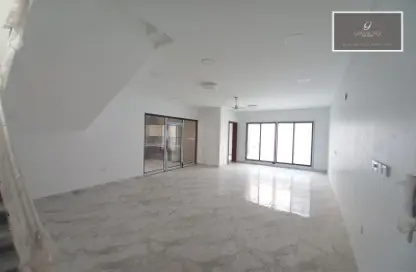 Villa - 5 Bedrooms - 4 Bathrooms for sale in Hidd - Muharraq Governorate