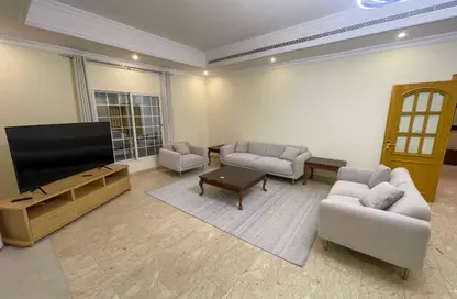 Villa - 5 Bedrooms - 5 Bathrooms for rent in Al Juffair - Capital Governorate