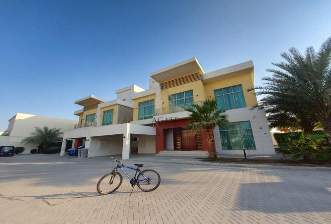 Villa - 4 Bedrooms - 5 Bathrooms for rent in Hamala - Northern Governorate