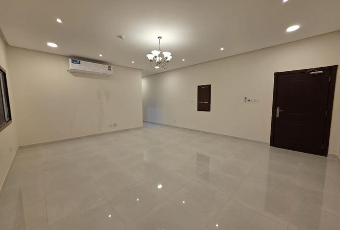 982434 - Property Image 3