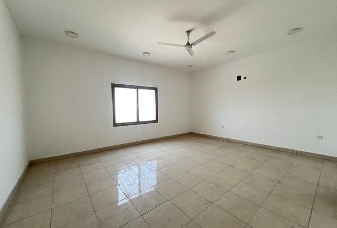 958239 - Property Image 2