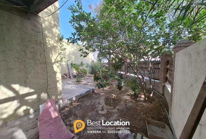 915065 - Property Image 2